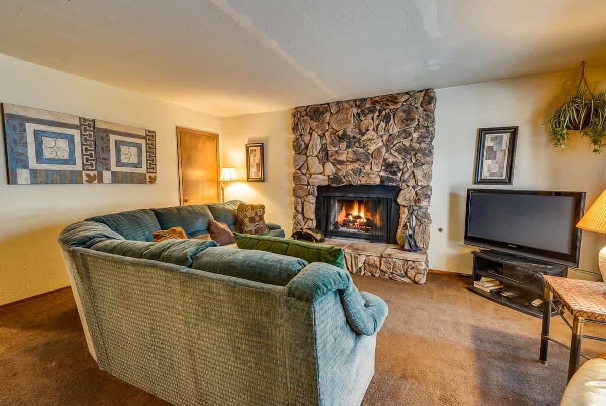 Stone Fireplace Cabin, No Stairs, 2-Car Garage - Photo 5