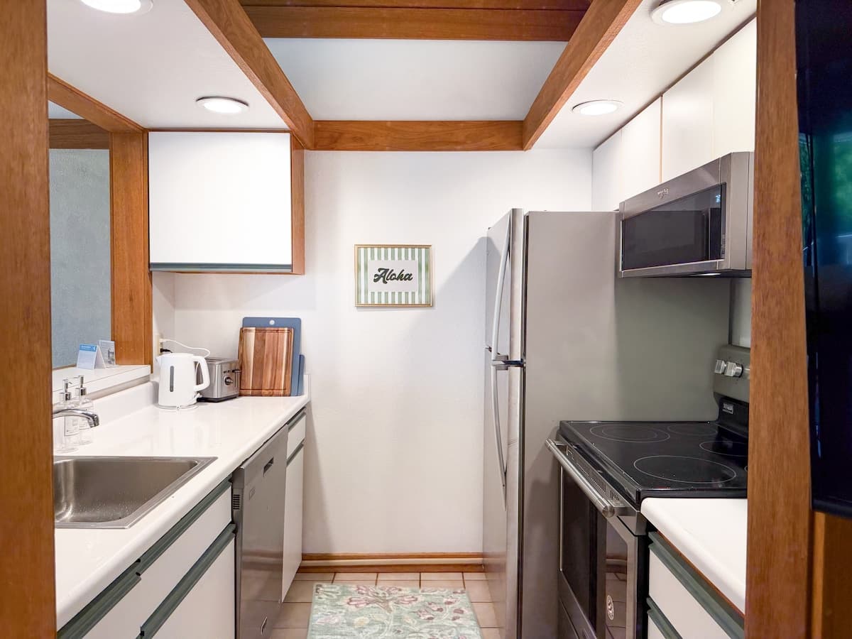 Home in Koloa · ★5.0 · 1 bedroom · 3 beds · 1 bath - Photo 5