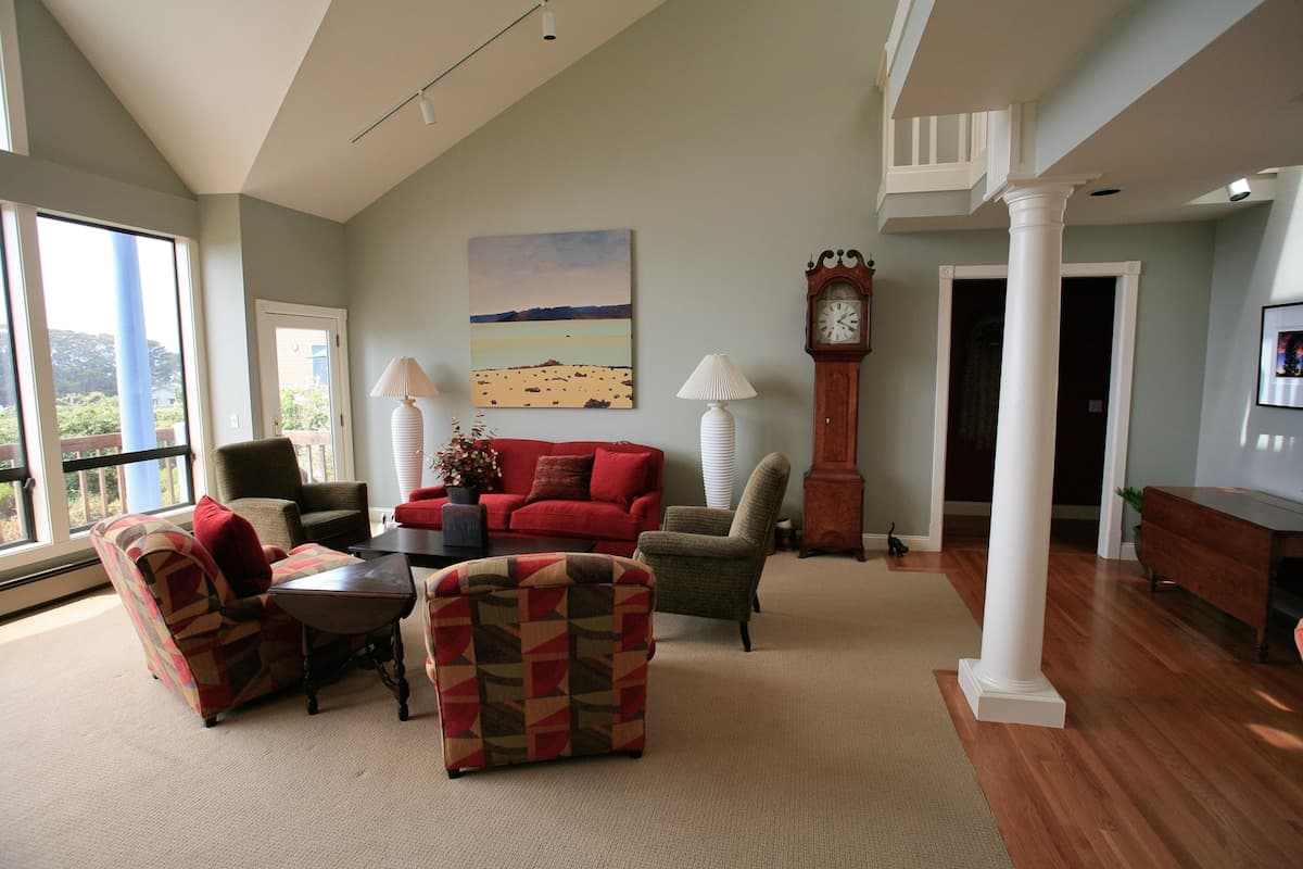 Dream House Ocean Views, Themed Rooms, Bocce - Photo 4