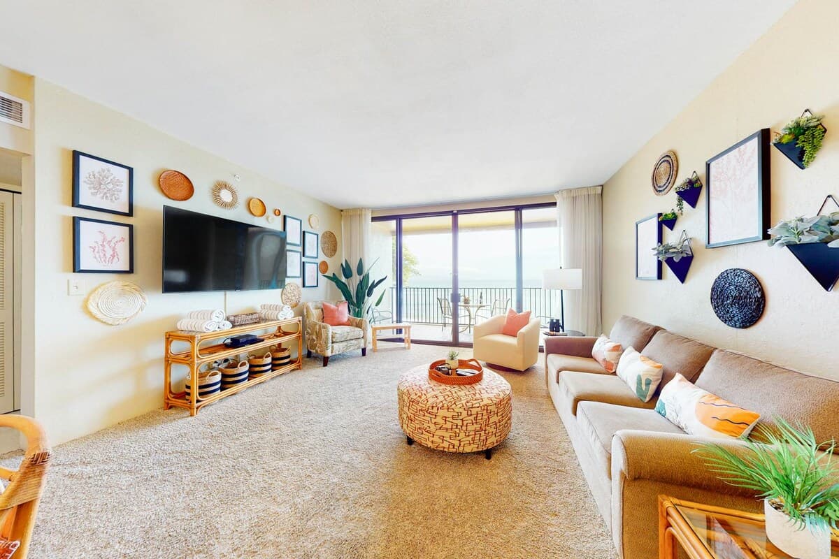 Condo in Lahaina · ★4.84 · 2 bedrooms · 3 beds · 2 shared baths - Photo 4