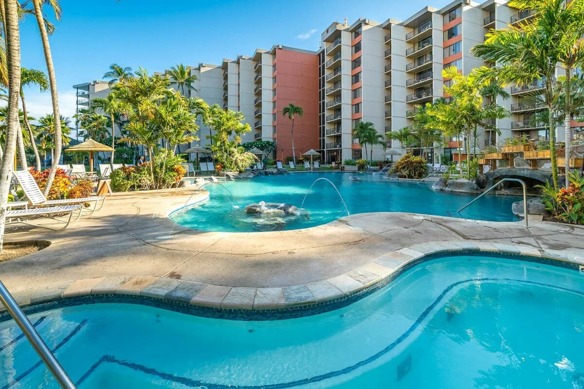 Condo in Lahaina · ★4.84 · 2 bedrooms · 3 beds · 2 shared baths - Photo 3