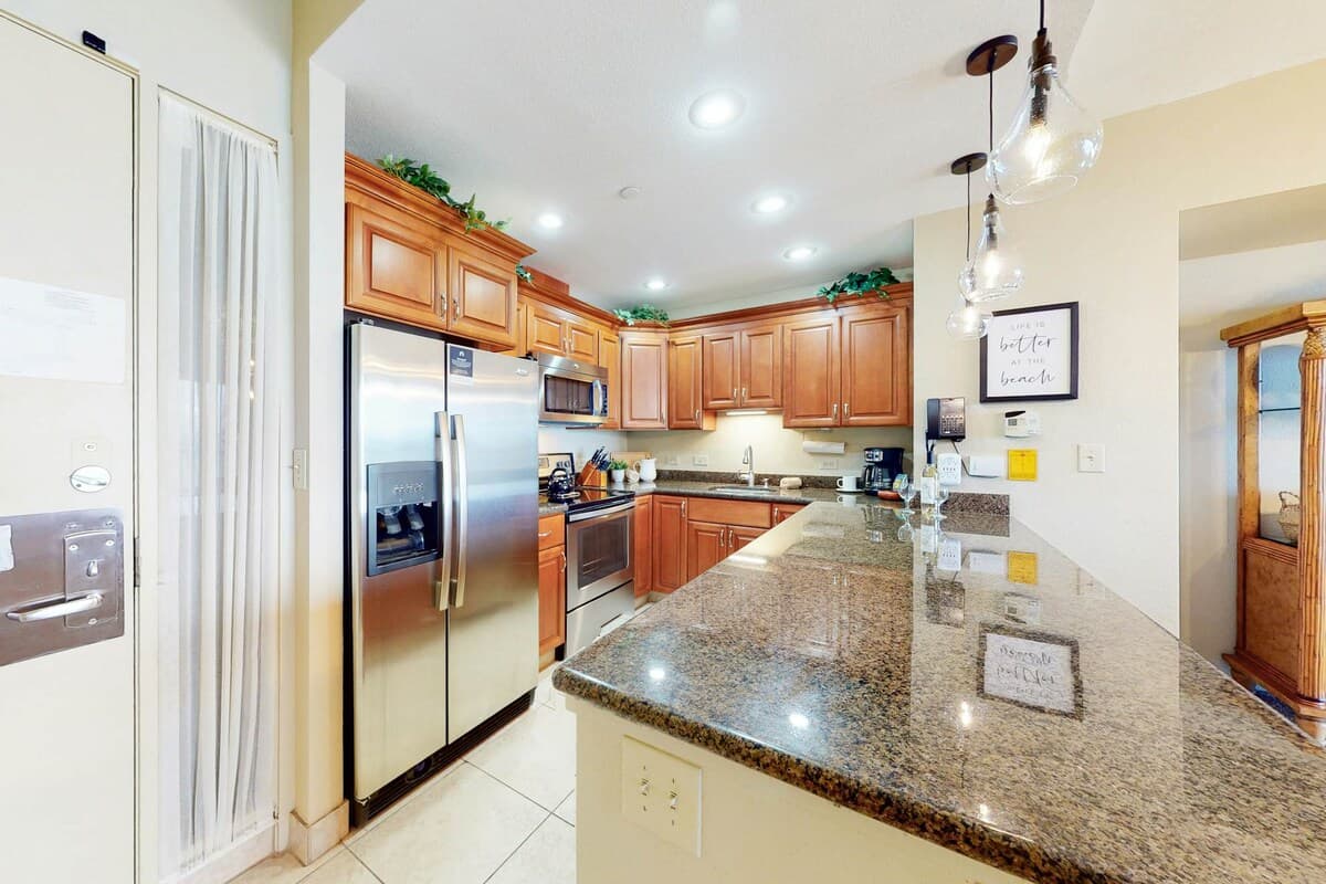 Condo in Lahaina · ★4.84 · 2 bedrooms · 3 beds · 2 shared baths - Photo 5