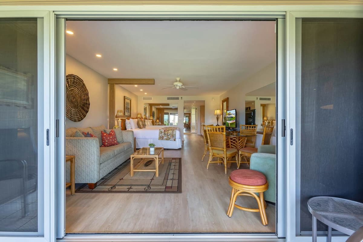 Sparkling Studio Oceanview | Balcony | Pool - Photo 3
