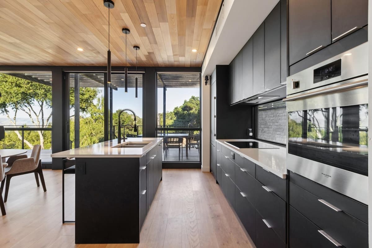 Secluded 8-Acre Estate with Smart-Home Luxury - Photo 5