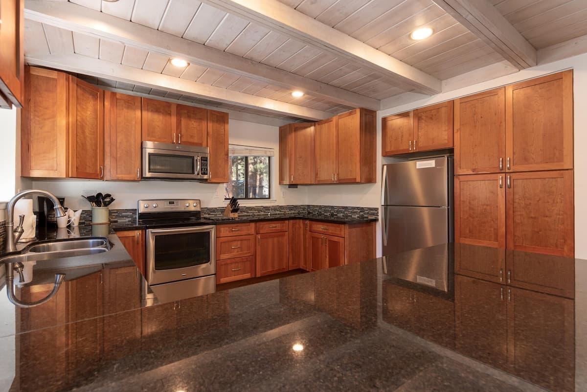 Home in Stateline · ★New · 3 bedrooms · 4 beds · 2 private baths - Photo 2