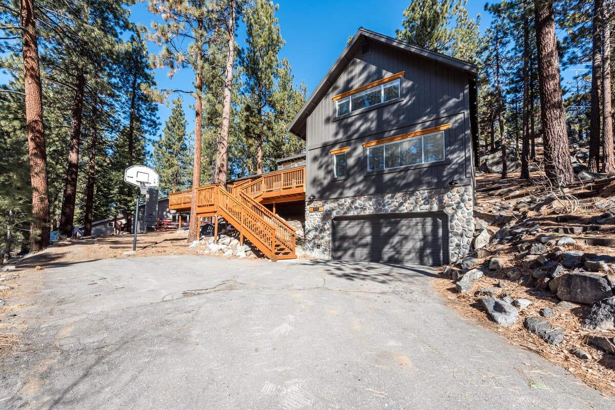 Home in Stateline · ★New · 3 bedrooms · 4 beds · 2 private baths - Photo 4