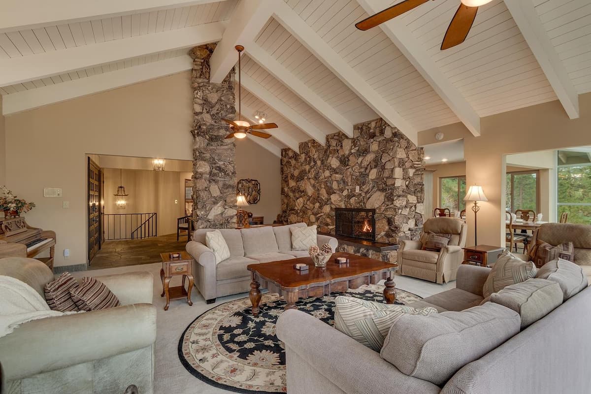 Home in Carson City · ★New · 5 bedrooms · 7 beds · 3.5 private baths - Photo 1