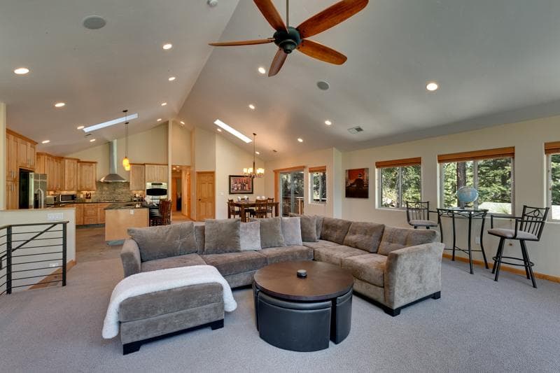 Home in Stateline · ★New · 3 bedrooms · 4 beds · 2 private baths - Photo 4