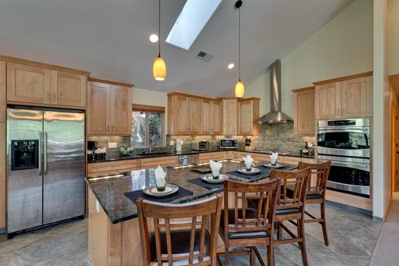 Home in Stateline · ★New · 3 bedrooms · 4 beds · 2 private baths - Photo 1