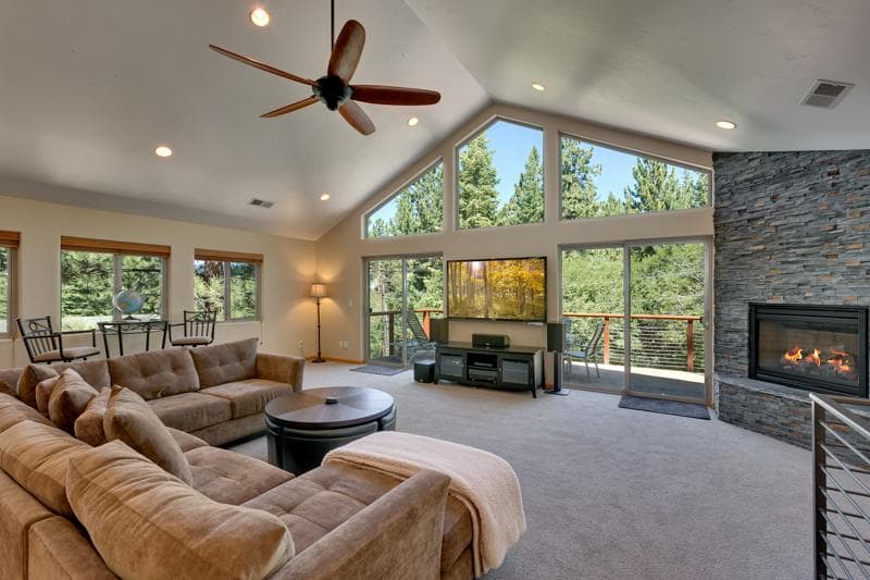 Home in Stateline · ★New · 3 bedrooms · 4 beds · 2 private baths - Photo 3