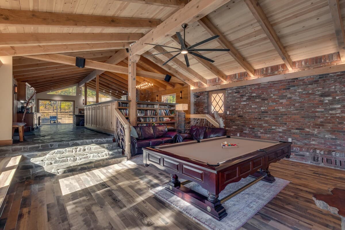 Home in Glenbrook · ★New · 6 bedrooms · 8 beds · 4.5 private baths - Photo 4
