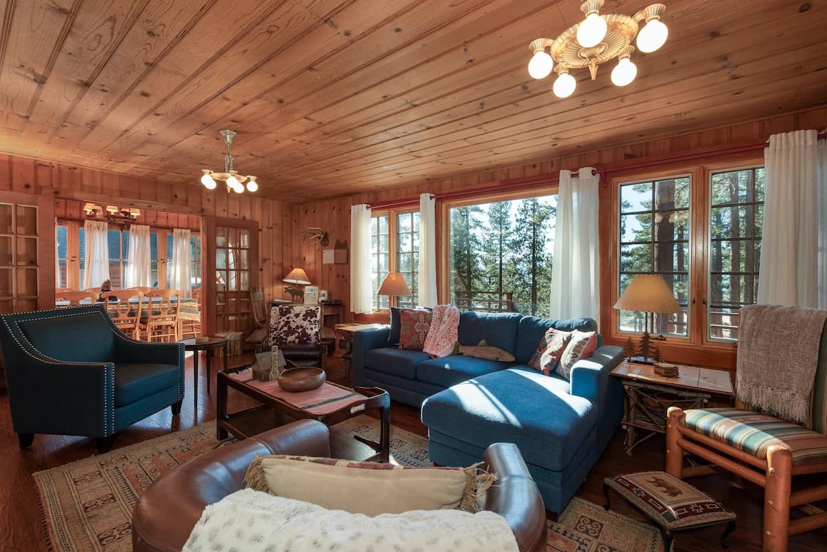 Home in Glenbrook · ★New · 4 bedrooms · 8 beds · 2 private baths - Photo 5