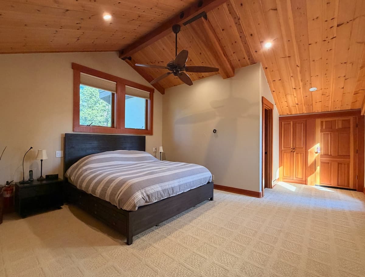 Swiss Style Lodge Near Dollar Point Beach - Photo 1