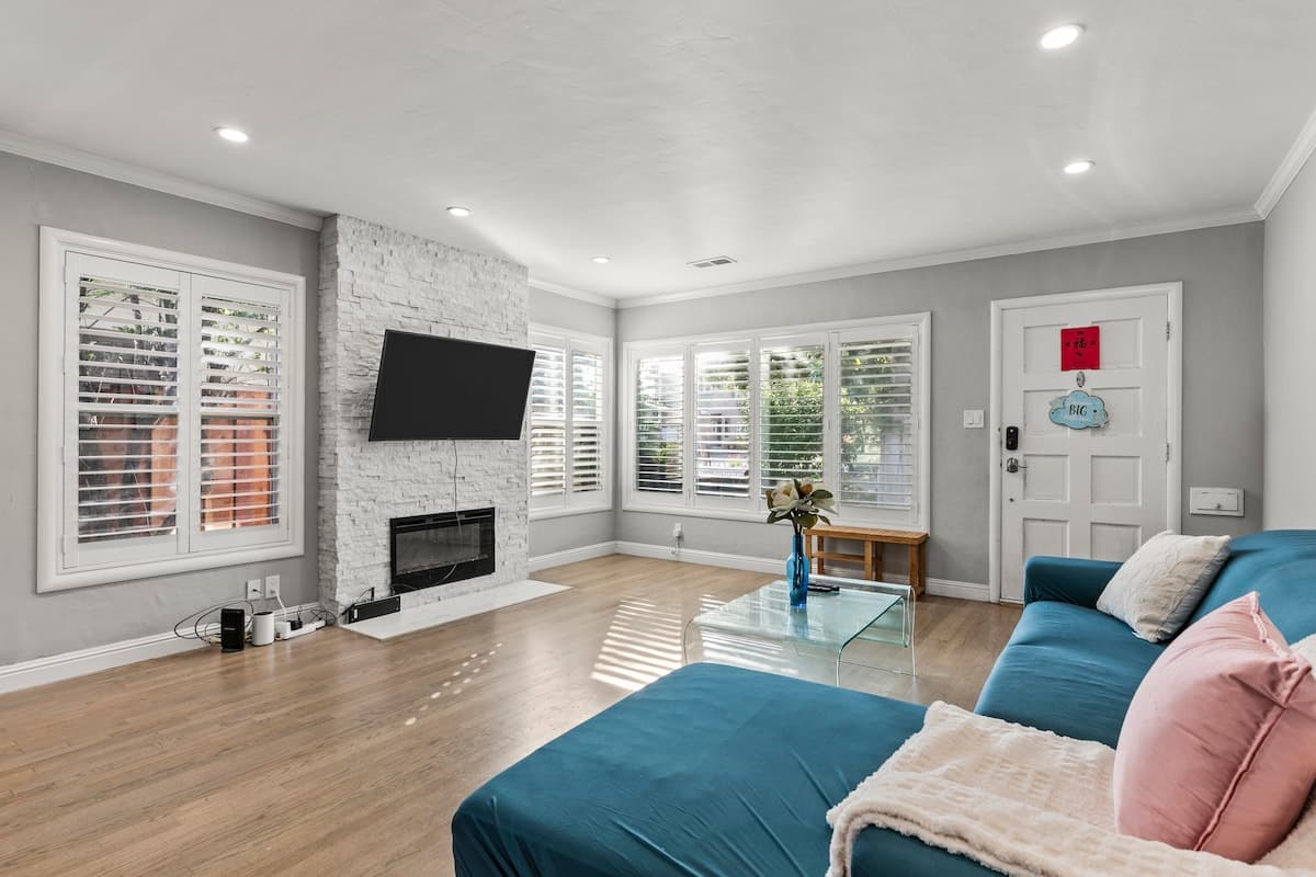 Walkable Mountain View Home Near Tech HQs - Photo 2