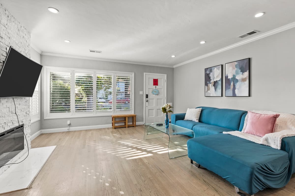 Walkable Mountain View Home Near Tech HQs - Photo 3