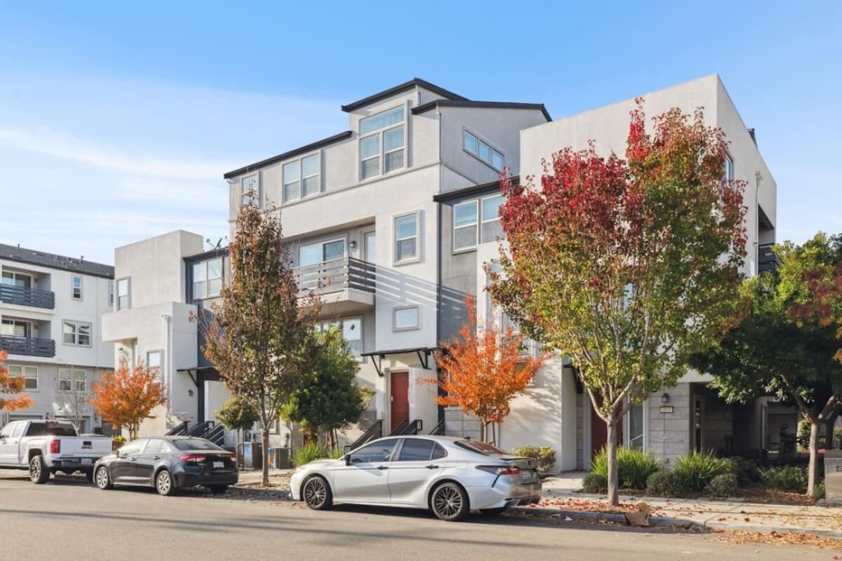 Modern 3BR/3BA Home in San Jose with Private Baths - Photo 1