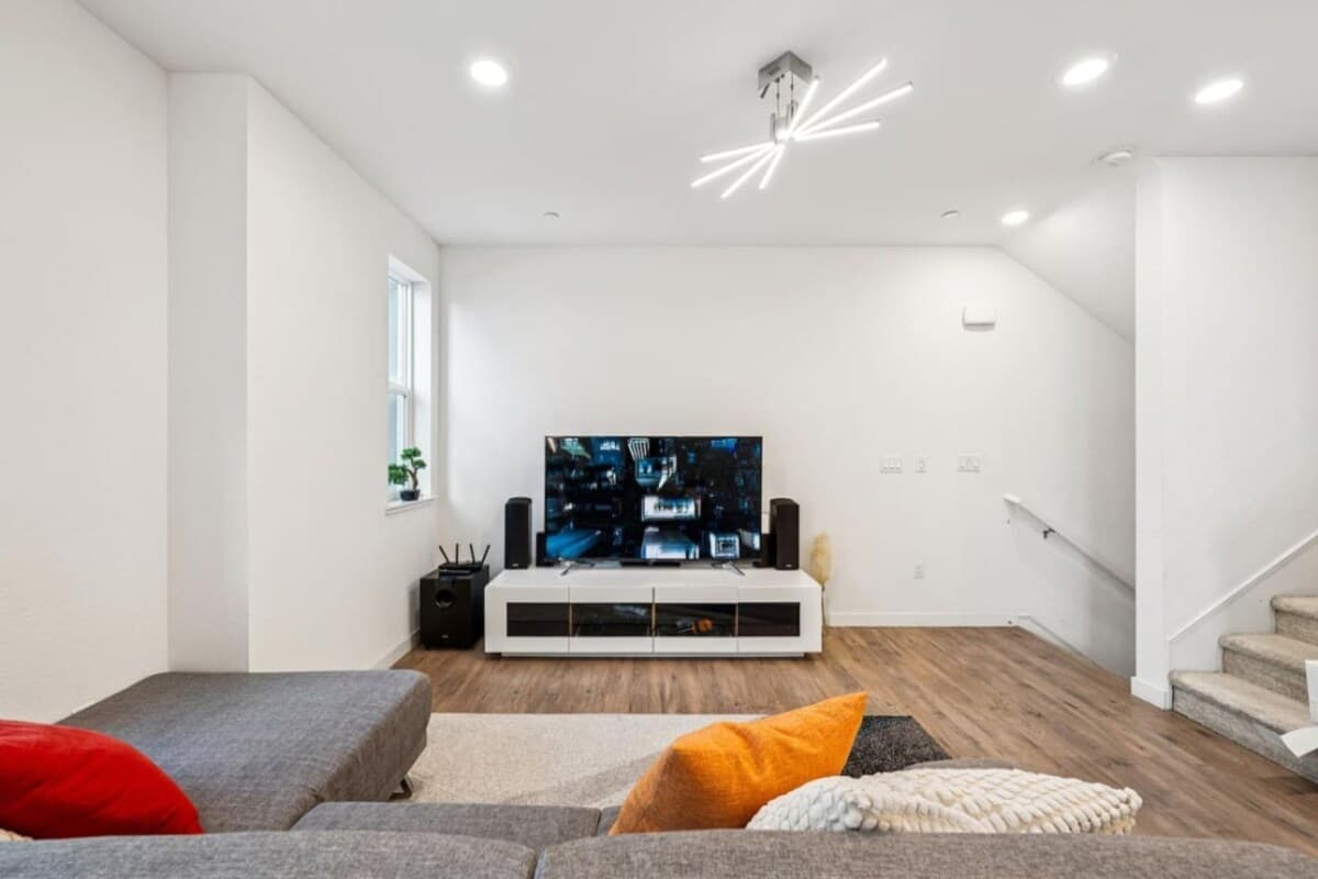 Modern 3BR/3BA Home in San Jose with Private Baths - Photo 3