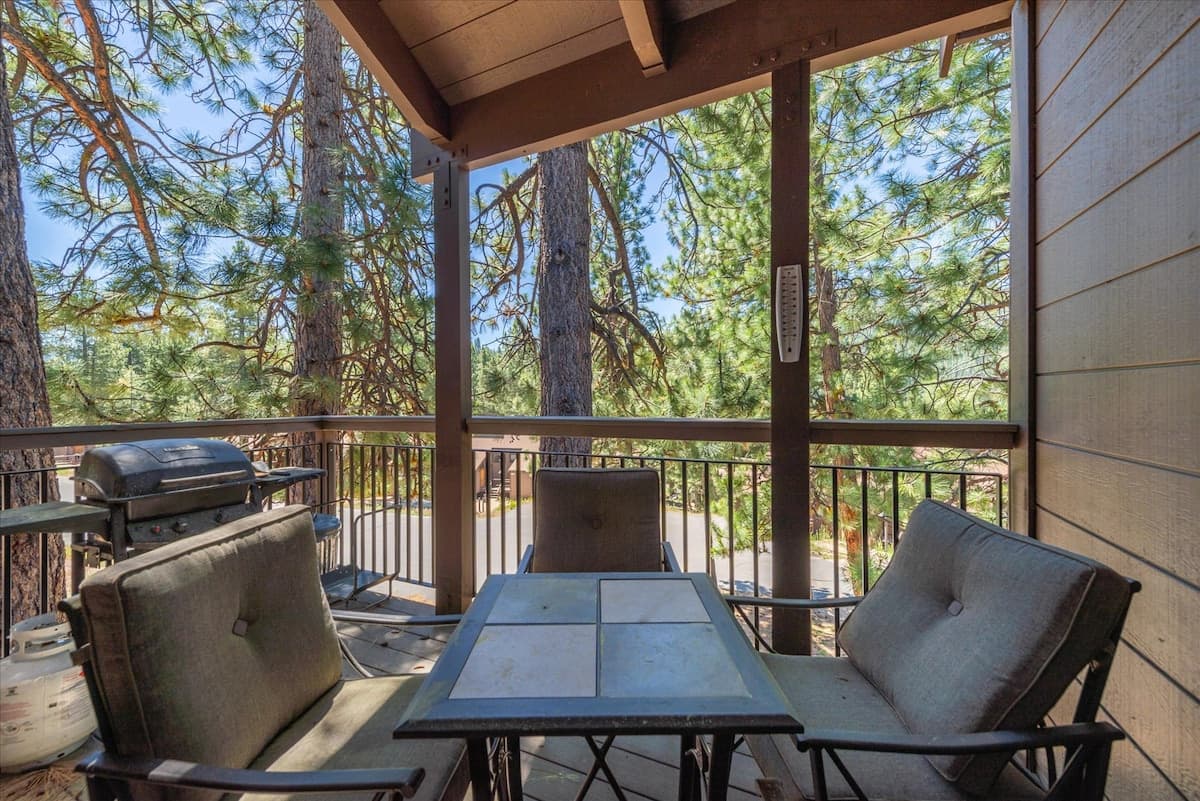 Refreshed Northstar Townhome with Forest Views - Photo 5