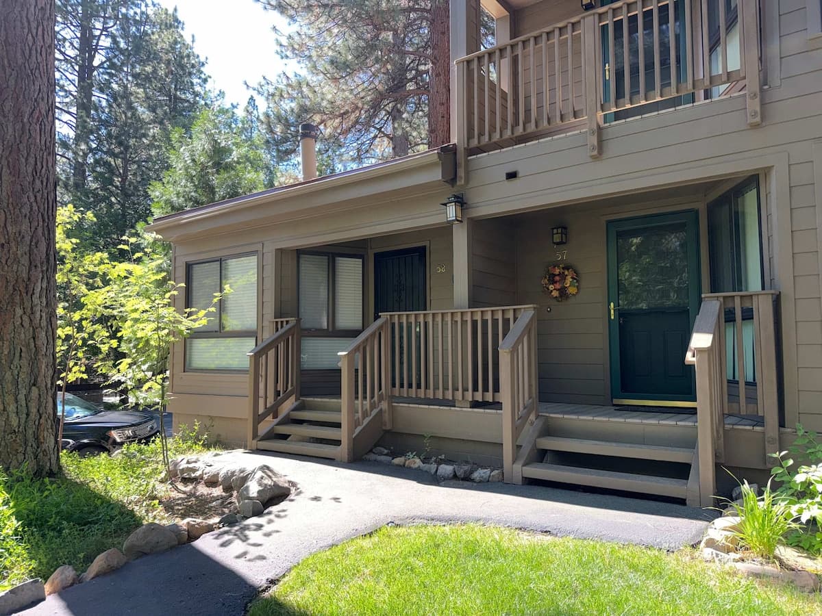 Townhouse in Incline Village · ★New · 3 bedrooms · 4 beds · 3 private baths - Photo 2