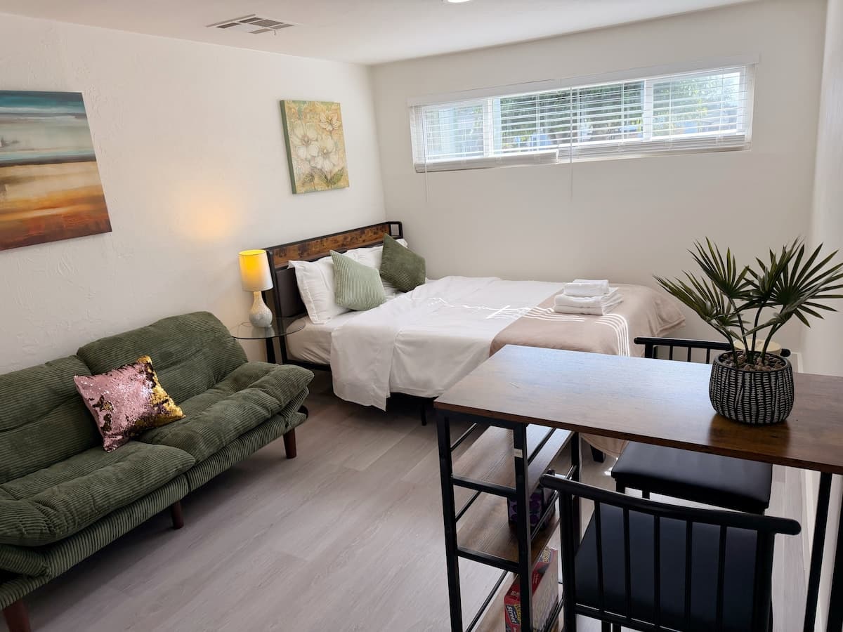 Quiet Guesthouse Near S Bascom Ave & Med Center - Photo 2