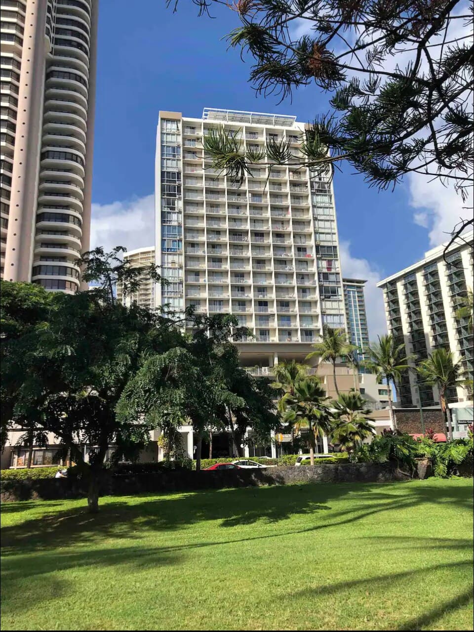 Waikiki Studio* Ocean View*Close To Beach - Photo 1