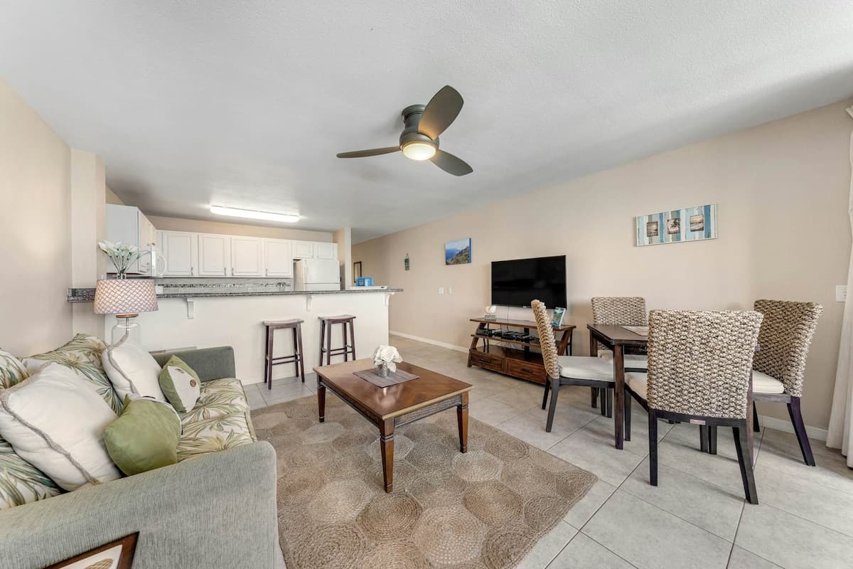 Condo in Kapaa · ★4.63 · 1 bedroom · 2 beds · 1 shared bath - Photo 5