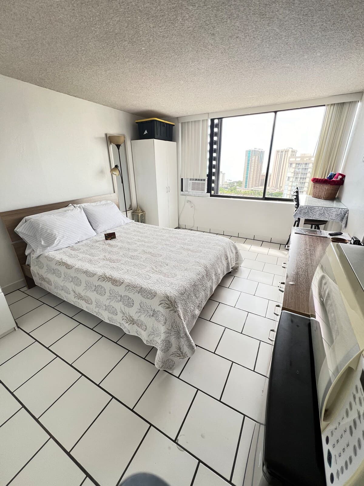 Epic 30th Flr Oceanview Studio B, FREE Beach Gear - Photo 4