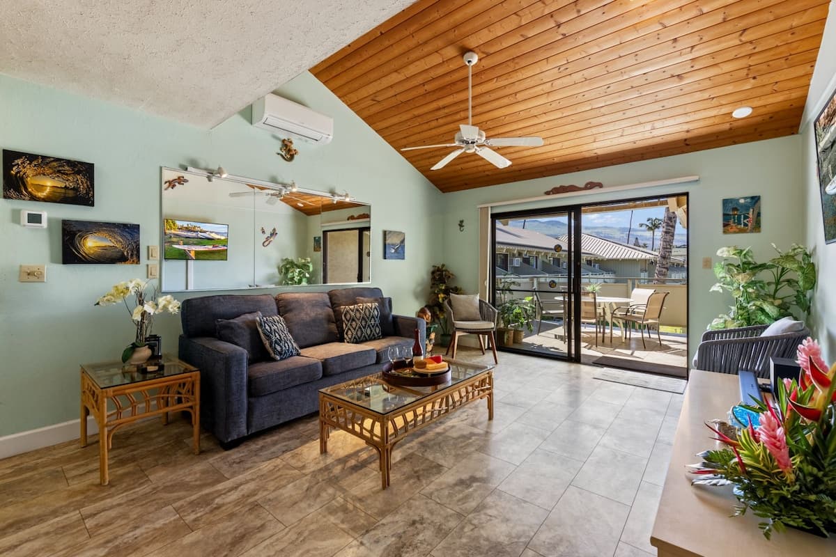 Condo in Kihei · ★4.71 · Studio · 3 beds · 2 private baths - Photo 2