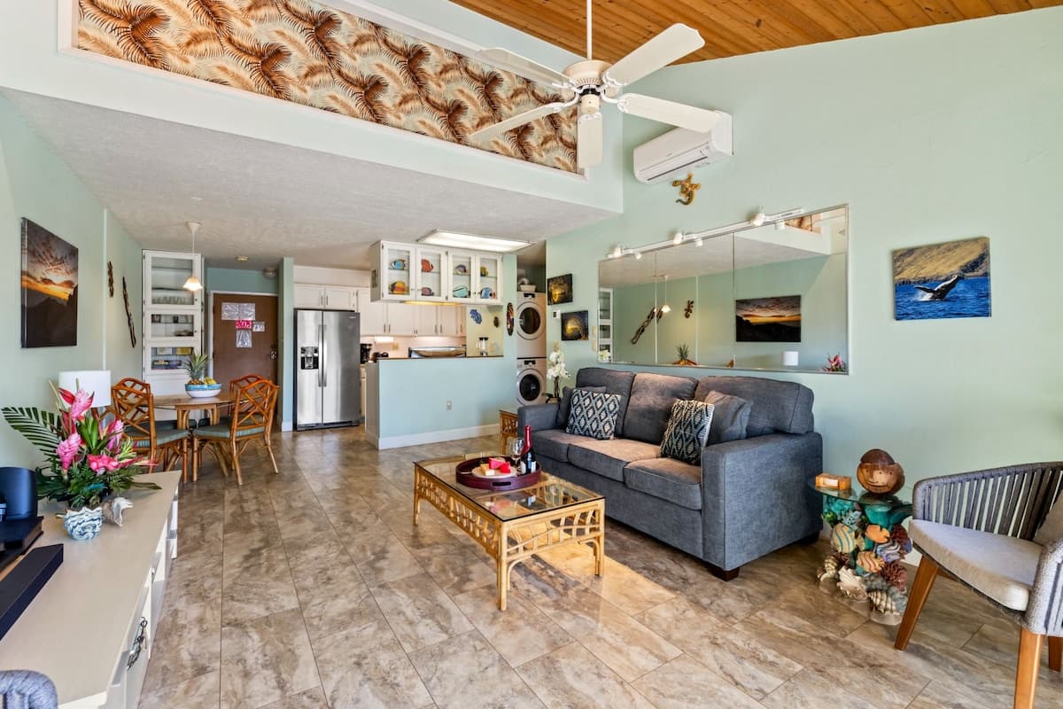 Condo in Kihei · ★4.71 · Studio · 3 beds · 2 private baths - Photo 3