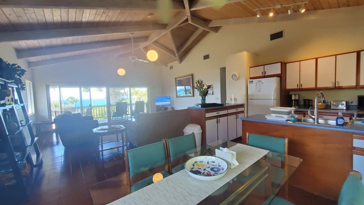 Home in Paia · ★4.84 · 2 bedrooms · 3 beds · 3 baths - Photo 2