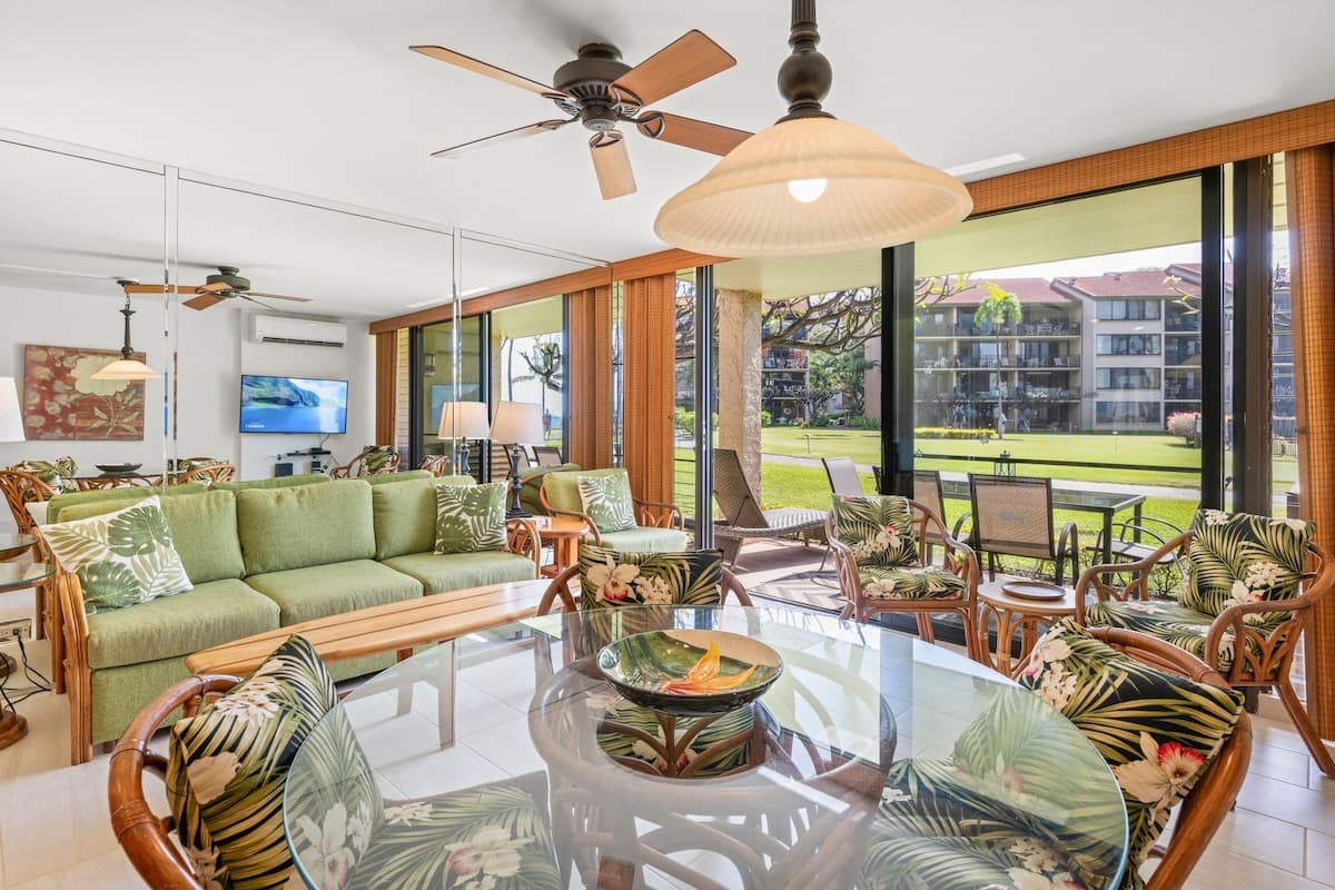 Condo in Lahaina · ★5.0 · 2 bedrooms · 2 beds · 2 baths - Photo 1