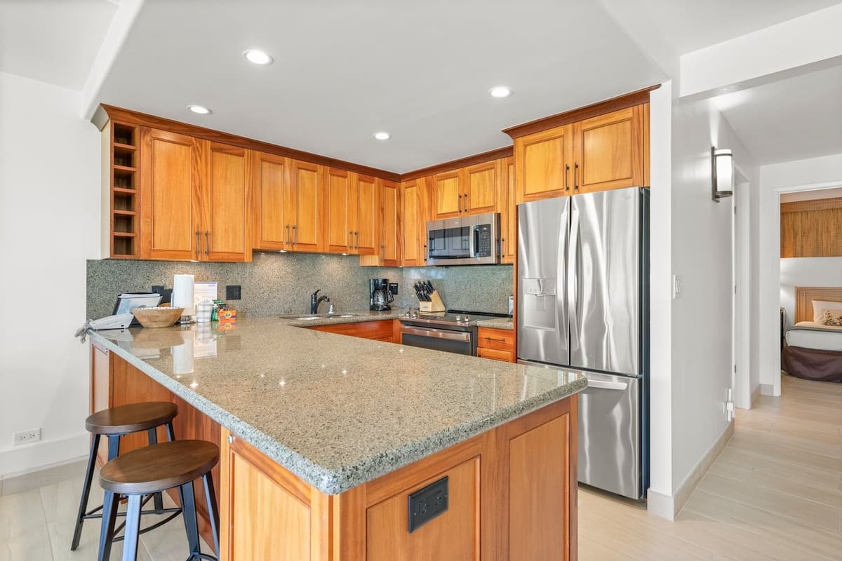Condo in Lahaina · ★5.0 · 2 bedrooms · 2 beds · 2 baths - Photo 5