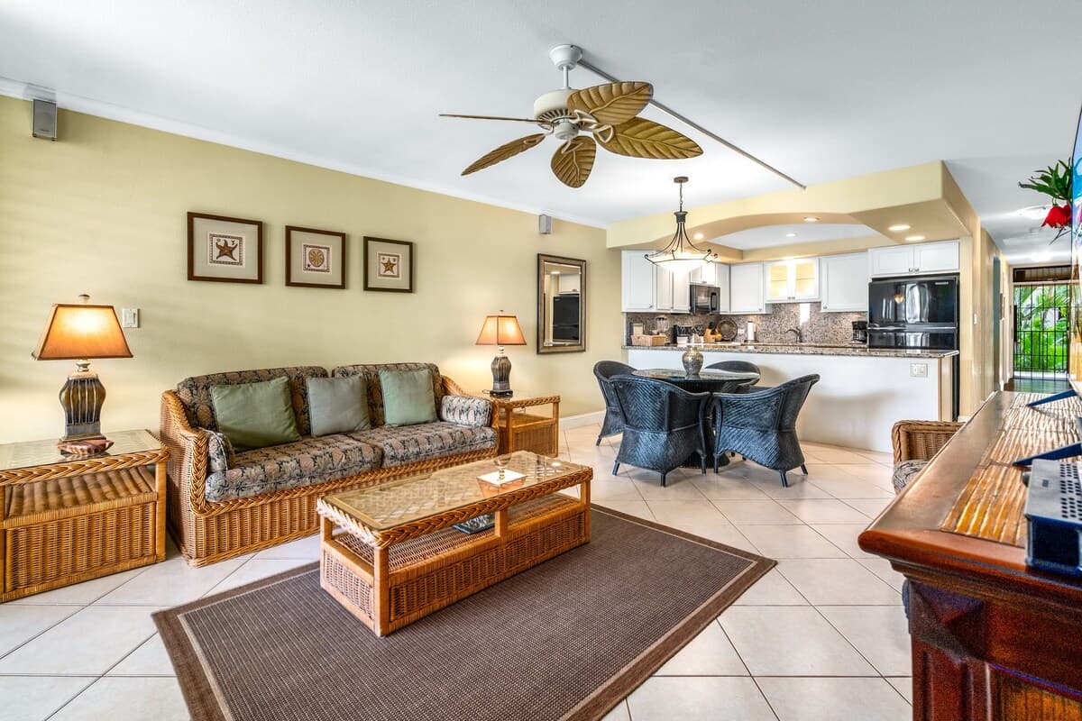 Condo in Kihei · ★4.85 · 1 bedroom · 2 beds · 2 private baths - Photo 4