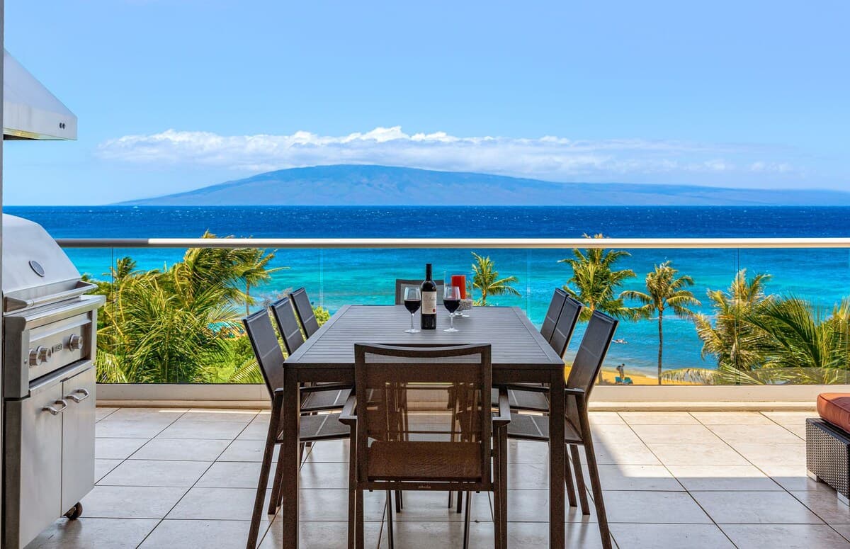 Condo in Lahaina · ★5.0 · 3 bedrooms · 4 beds · 3 baths - Photo 2