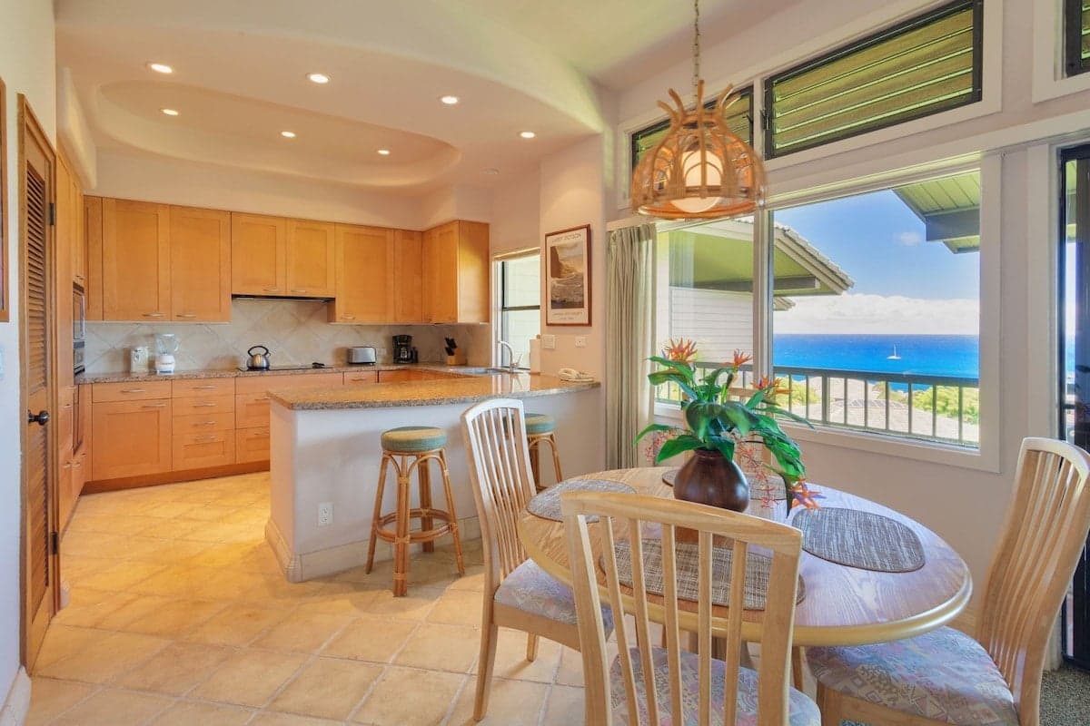 Villa in Lahaina · ★4.89 · 1 bedroom · 2 beds · 2 baths - Photo 3