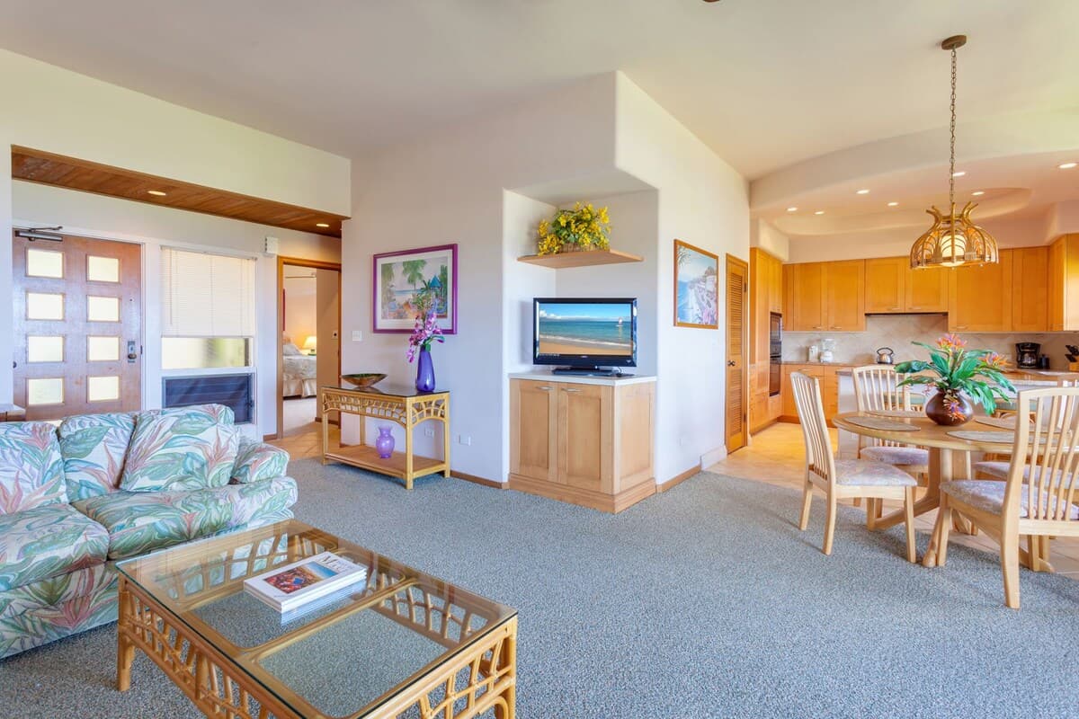 Villa in Lahaina · ★4.89 · 1 bedroom · 2 beds · 2 baths - Photo 5