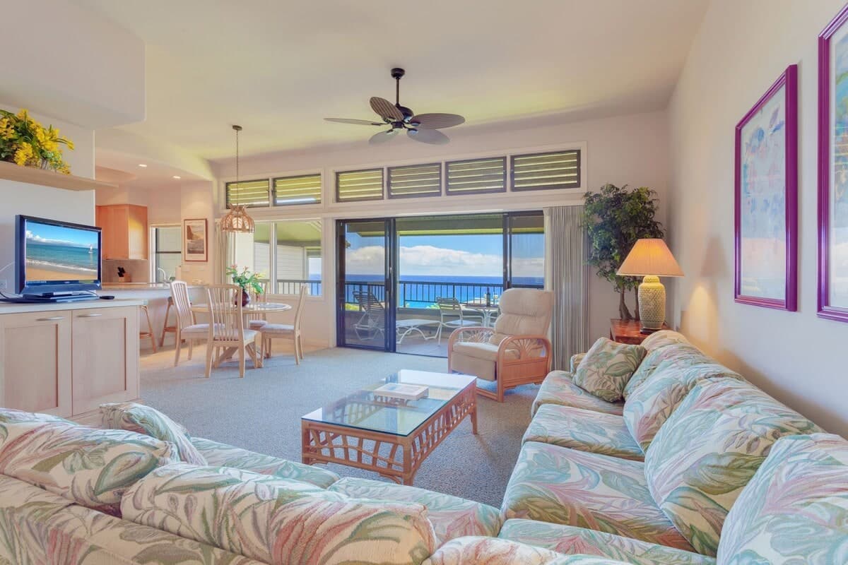 Villa in Lahaina · ★4.89 · 1 bedroom · 2 beds · 2 baths - Photo 4