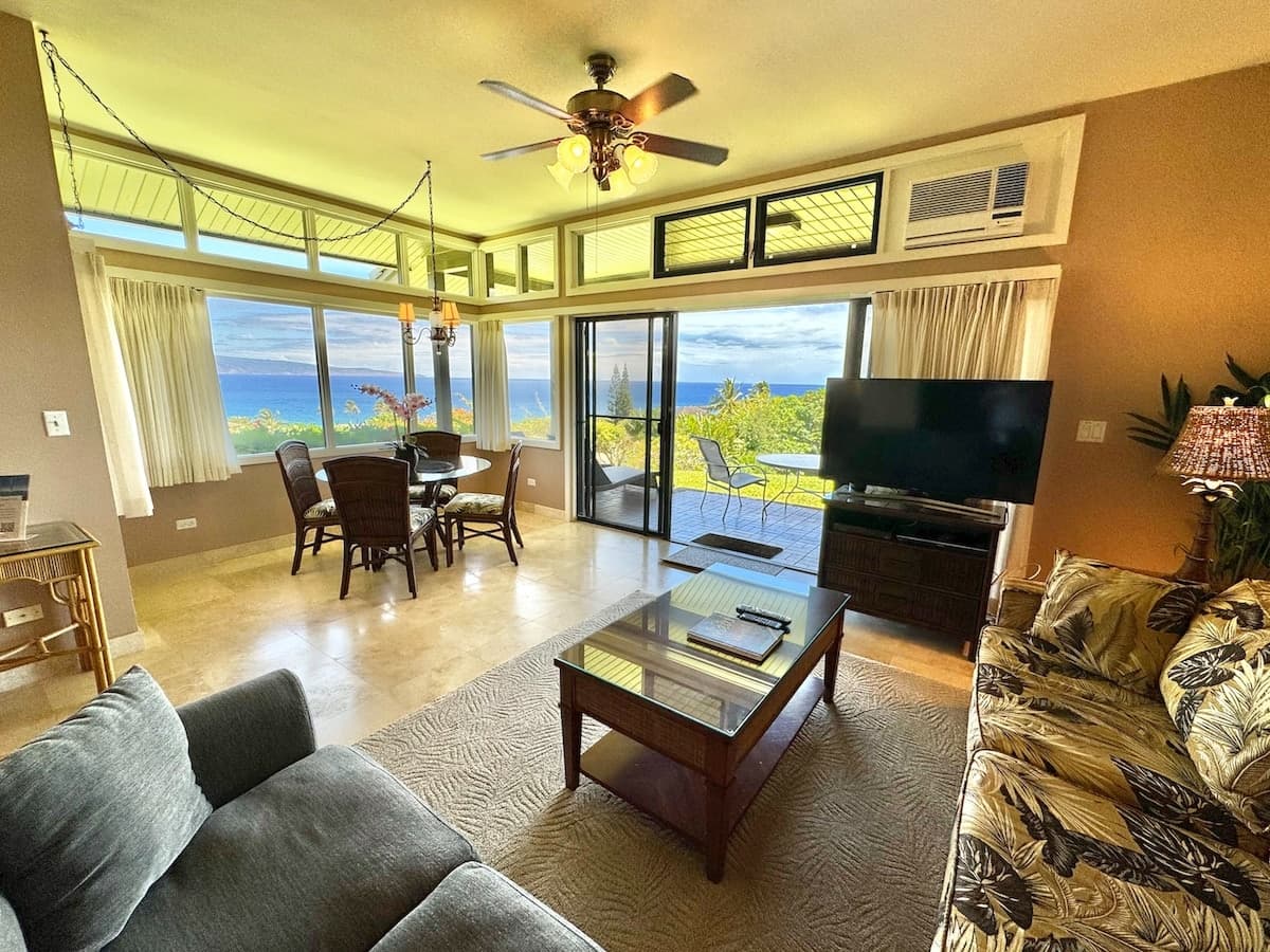 Villa in Lahaina · ★4.99 · 1 bedroom · 2 beds · 2 baths - Photo 2