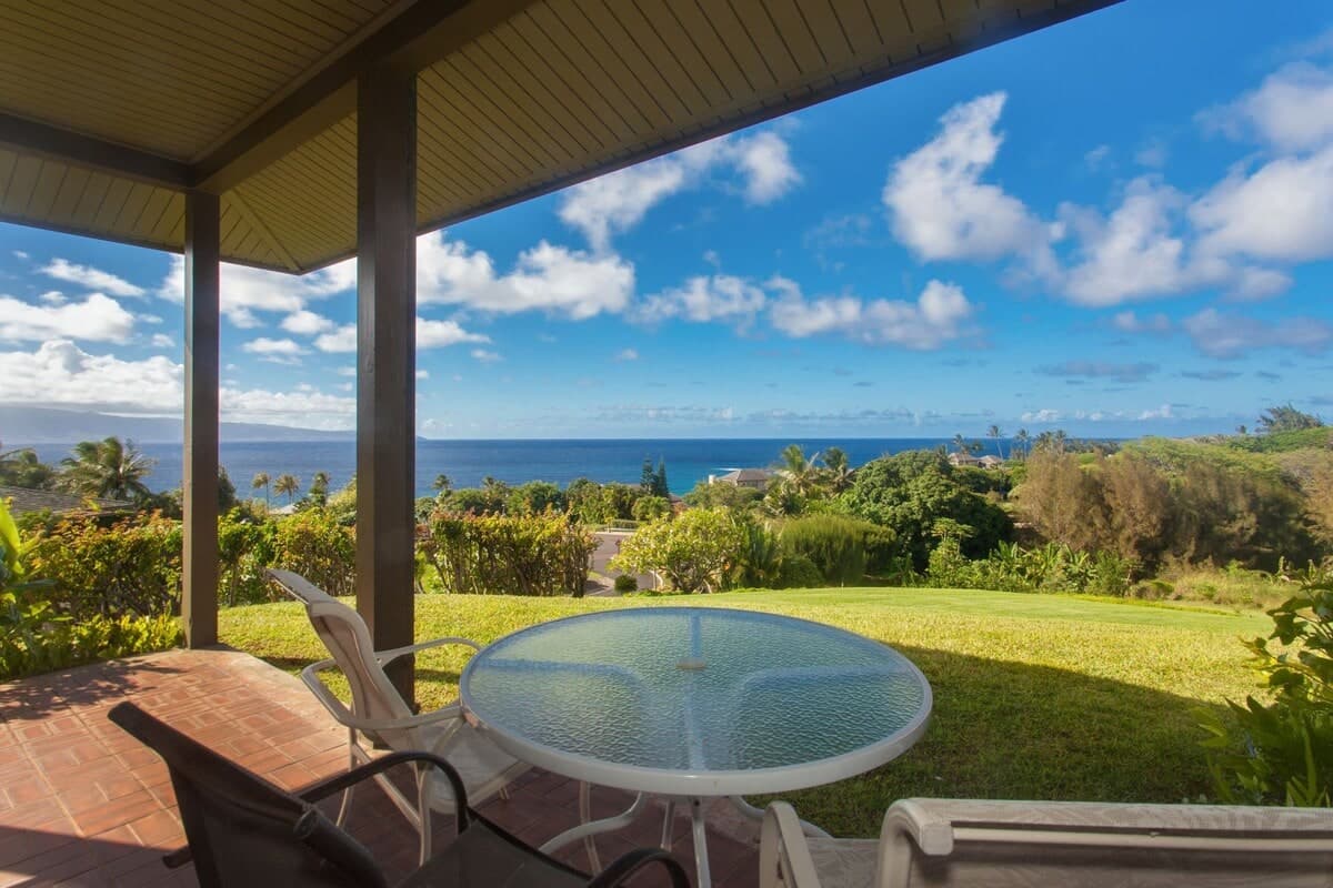 Villa in Lahaina · ★4.99 · 1 bedroom · 2 beds · 2 baths - Photo 5