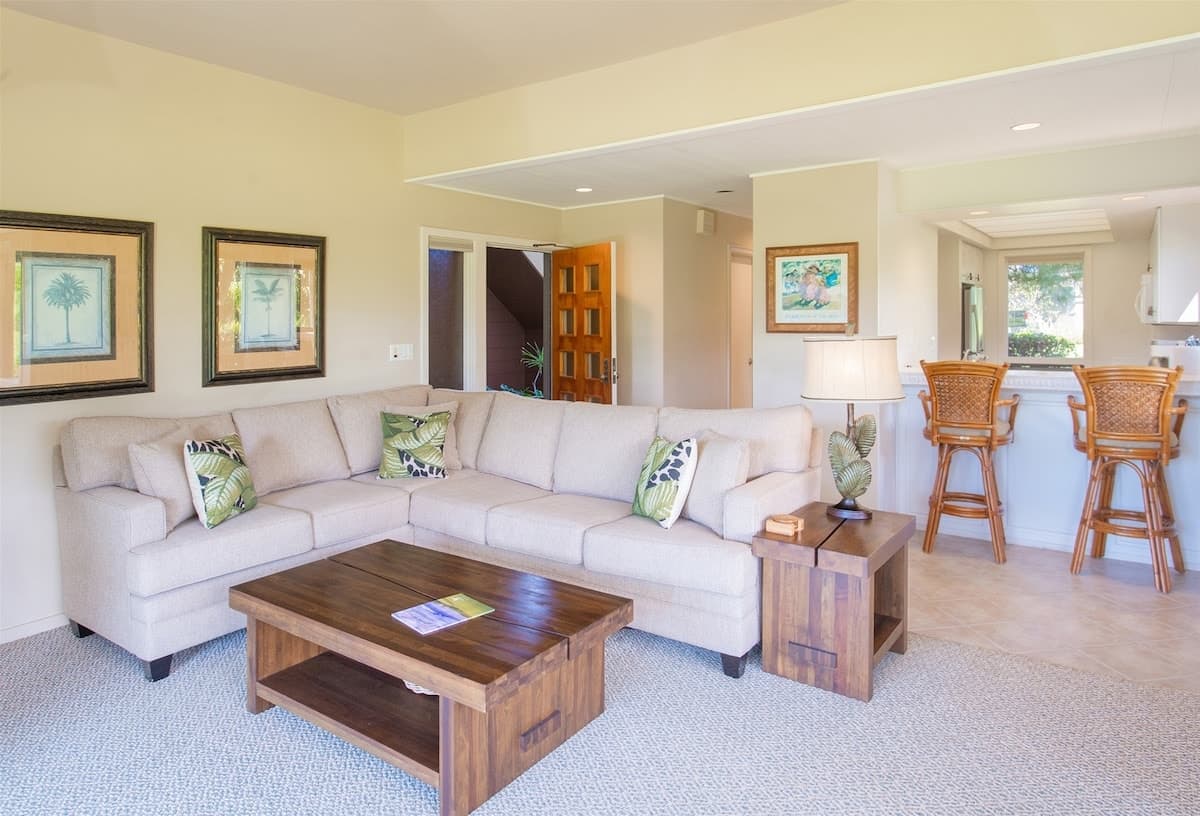 Villa in Lahaina · ★4.94 · 1 bedroom · 2 beds · 2 baths - Photo 4