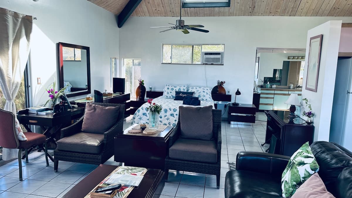 Guesthouse in Maui County · ★4.93 · 1 bedroom · 1 bed · 1 bath - Photo 2