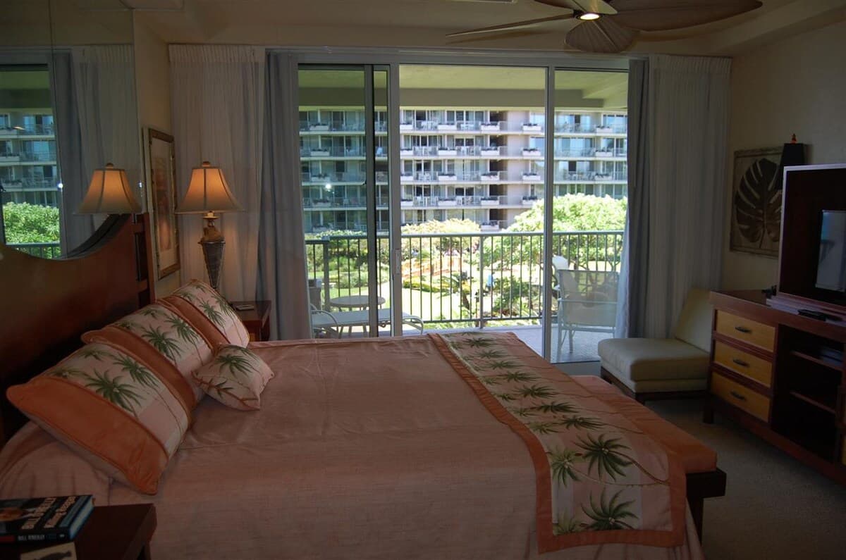 Condo in Lahaina · ★5.0 · 1 bedroom · 1 bed · 1 private bath - Photo 4