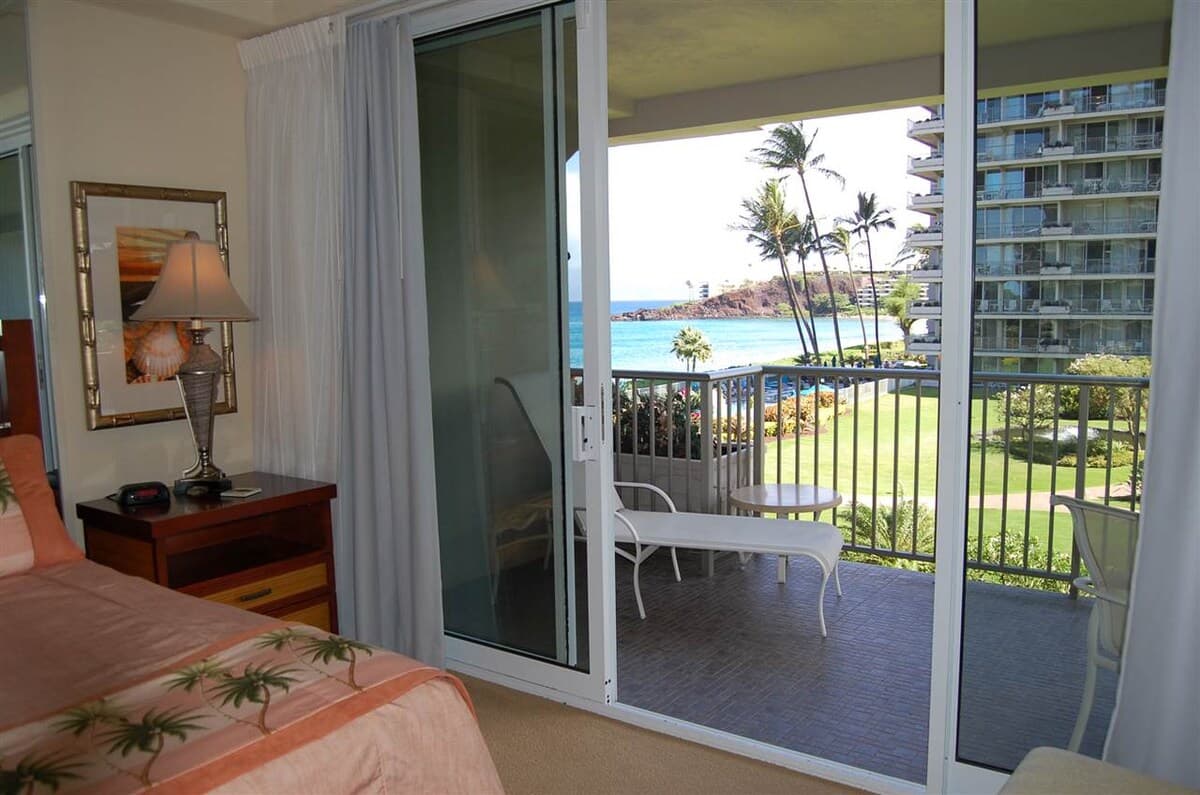 Condo in Lahaina · ★5.0 · 1 bedroom · 1 bed · 1 private bath - Photo 3