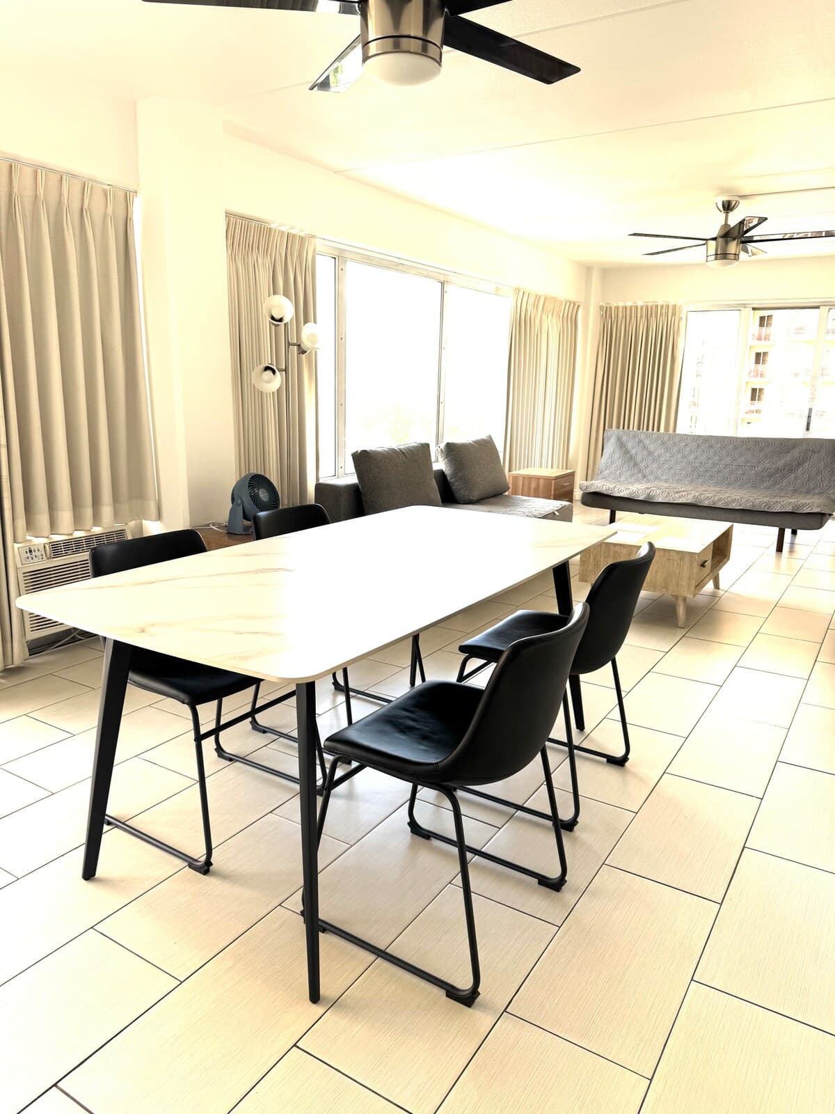 Condo in Honolulu · ★4.63 · 2 bedrooms · 5 beds · 2 private baths - Photo 2