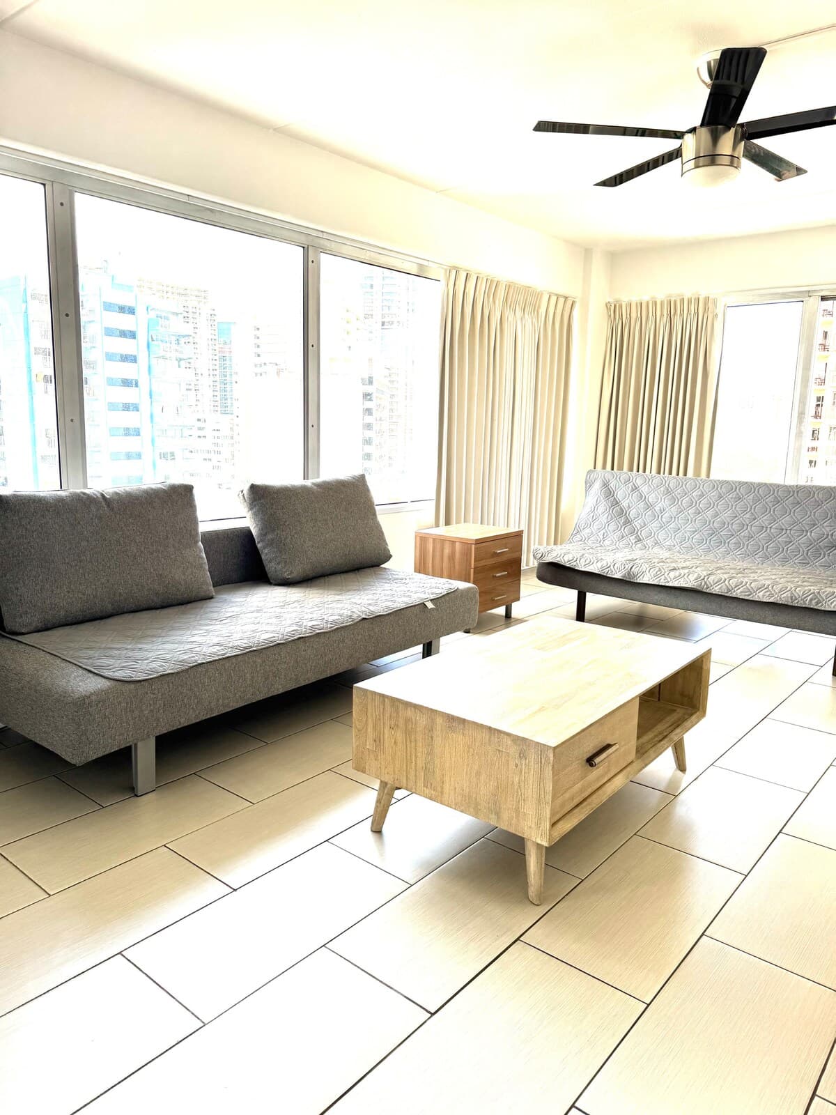 Condo in Honolulu · ★4.63 · 2 bedrooms · 5 beds · 2 private baths - Photo 1