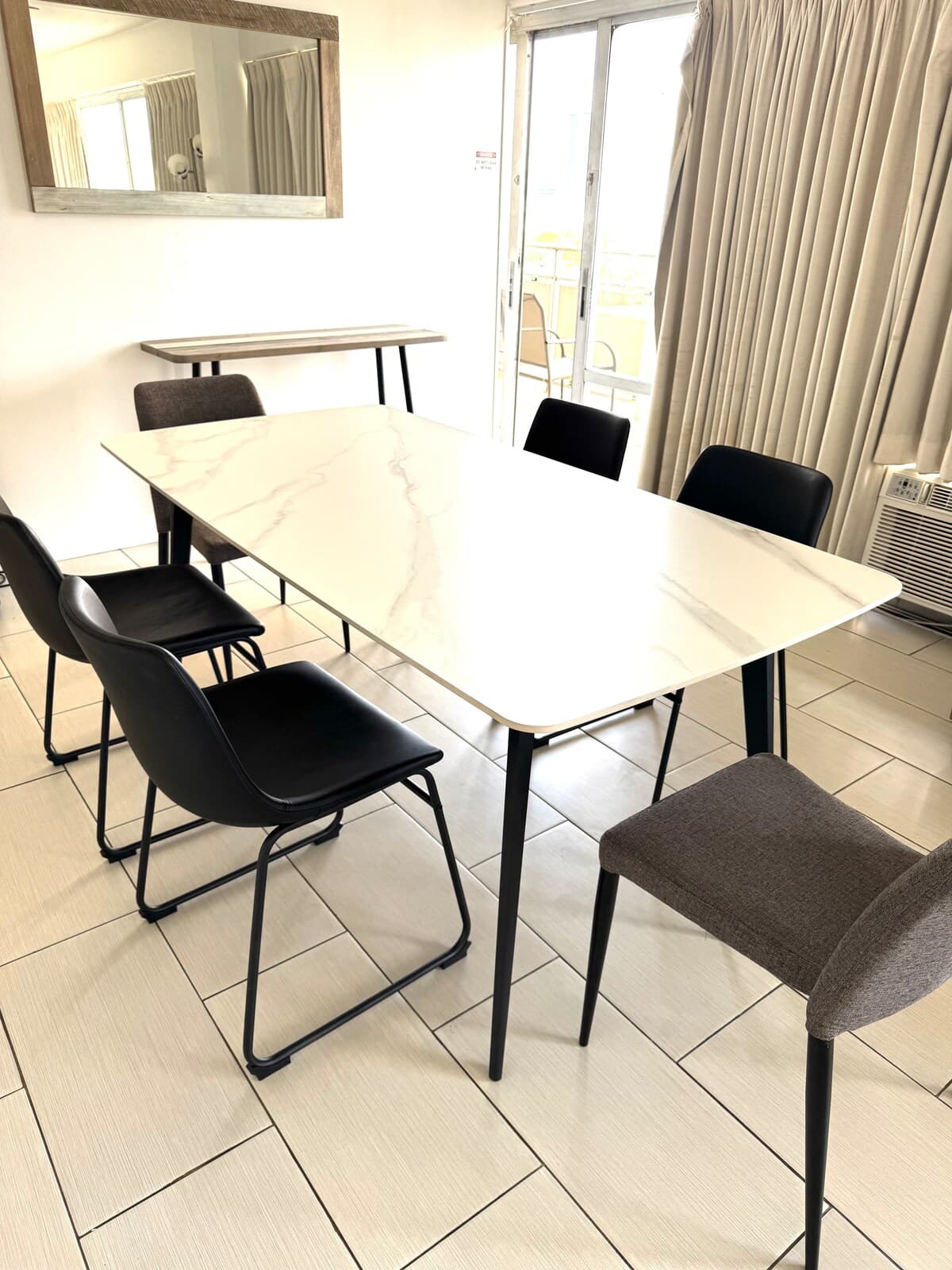 Condo in Honolulu · ★4.63 · 2 bedrooms · 5 beds · 2 private baths - Photo 4