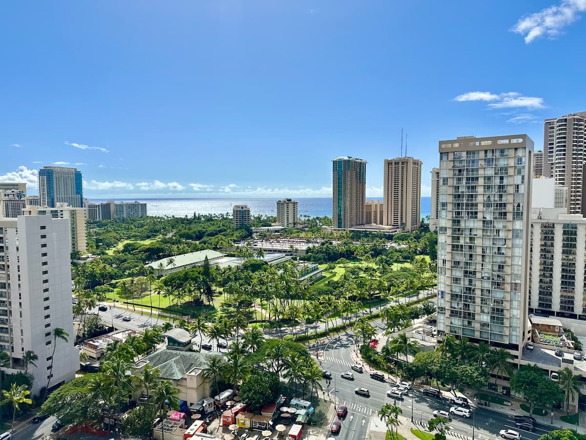 Waikīkī Condo Stunning Ocean & Ala Wai River Views - Photo 5