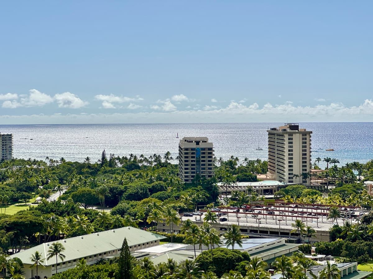 Waikīkī Condo Stunning Ocean & Ala Wai River Views - Photo 4