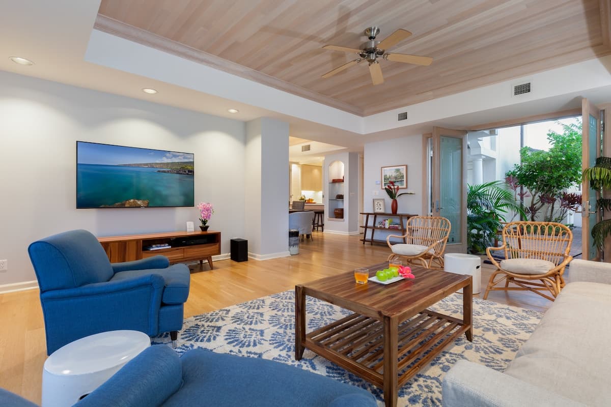 Townhouse in Waimea · ★4.84 · 2 bedrooms · 4 beds · 2.5 baths - Photo 1