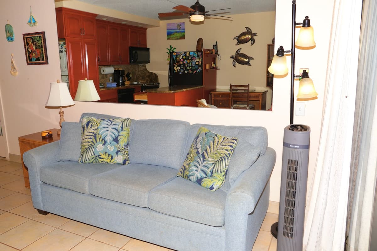 Condo in Lahaina · ★4.78 · 1 bedroom · 1 bed · 1 private bath - Photo 3